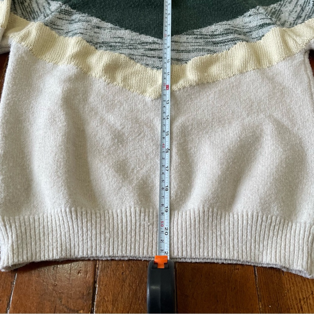 Chevron Pattern Sweater - Picture 6 of 6